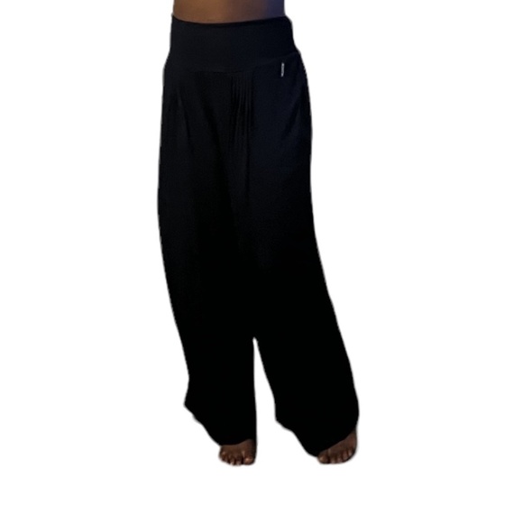 Victoria Secret Pink Elastic High Waisted Navy Blue Flare Pants, Size Large - Picture 7 of 10